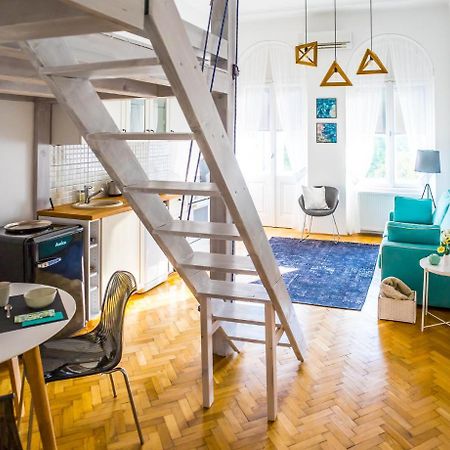 Ybl Apartment City Center Szekesfehervar Bagian luar foto