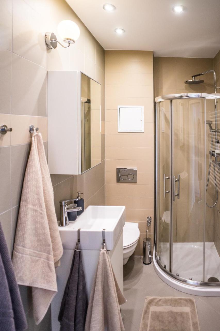 Ybl Apartment City Center Szekesfehervar Bagian luar foto
