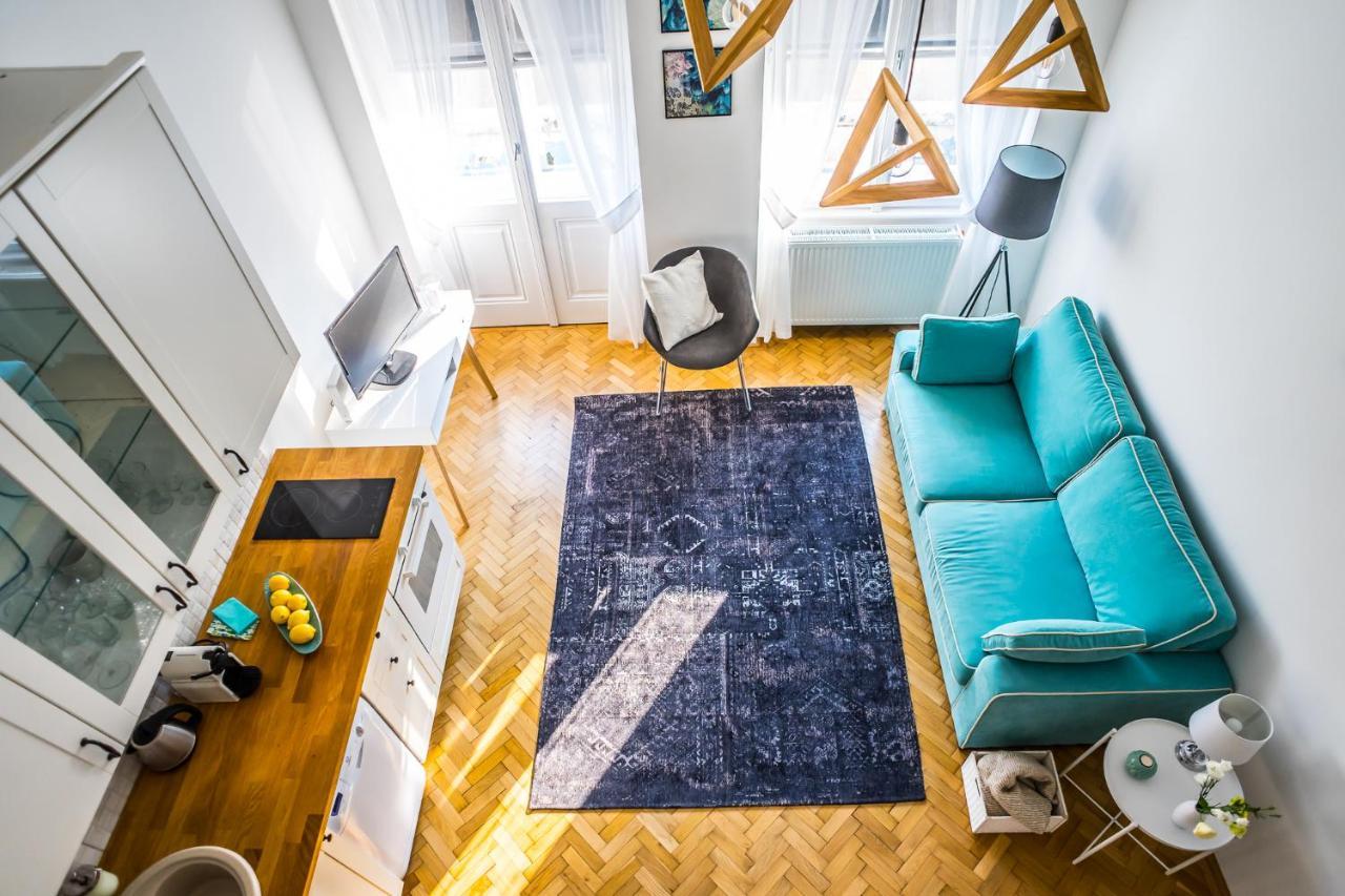 Ybl Apartment City Center Szekesfehervar Bagian luar foto