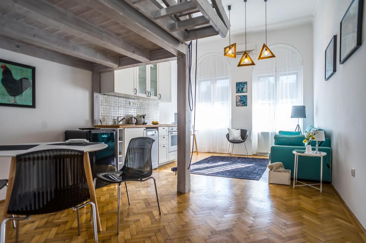 Ybl Apartment City Center Szekesfehervar Bagian luar foto